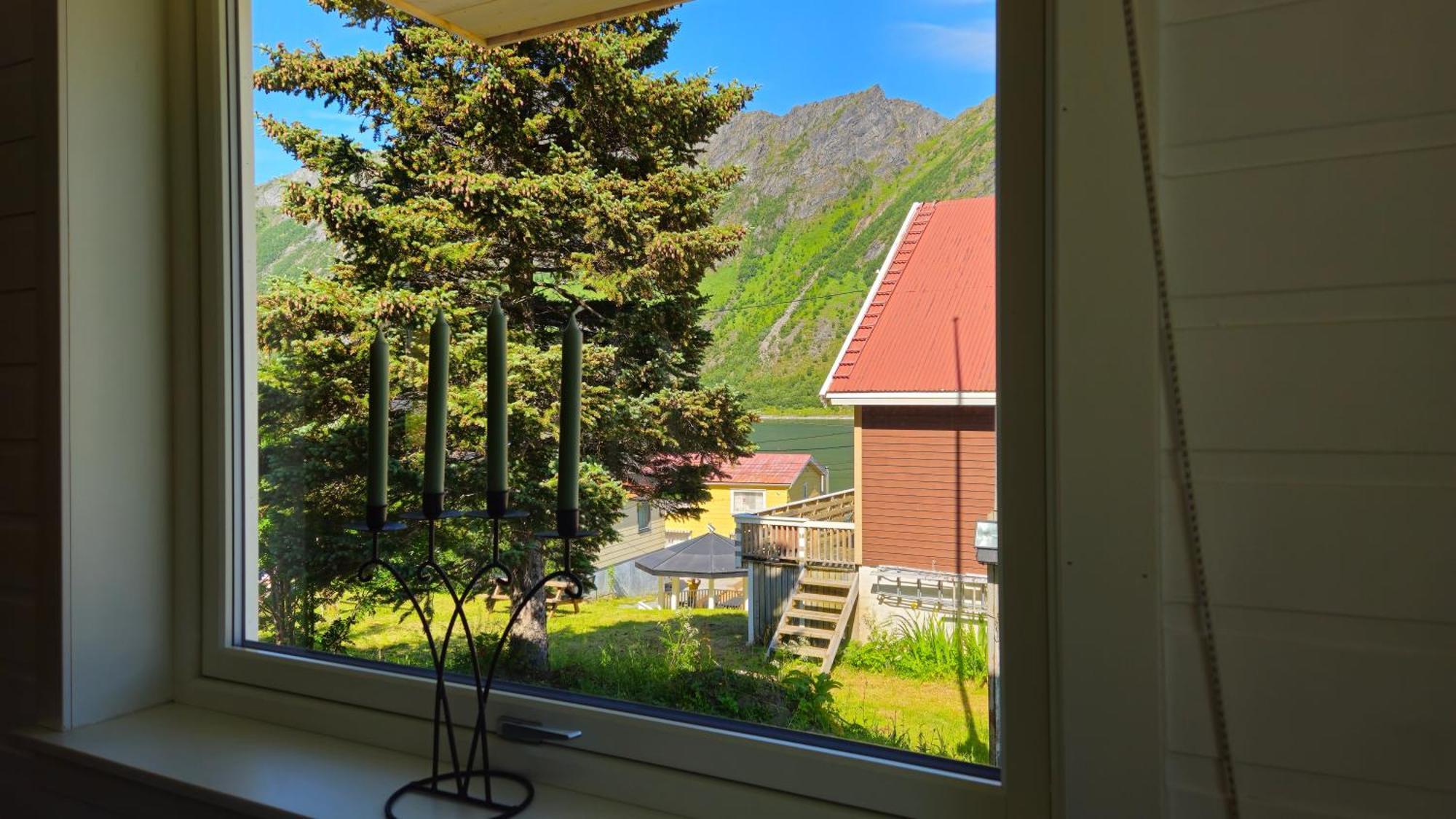 The Northern House Gryllefjord 外观 照片